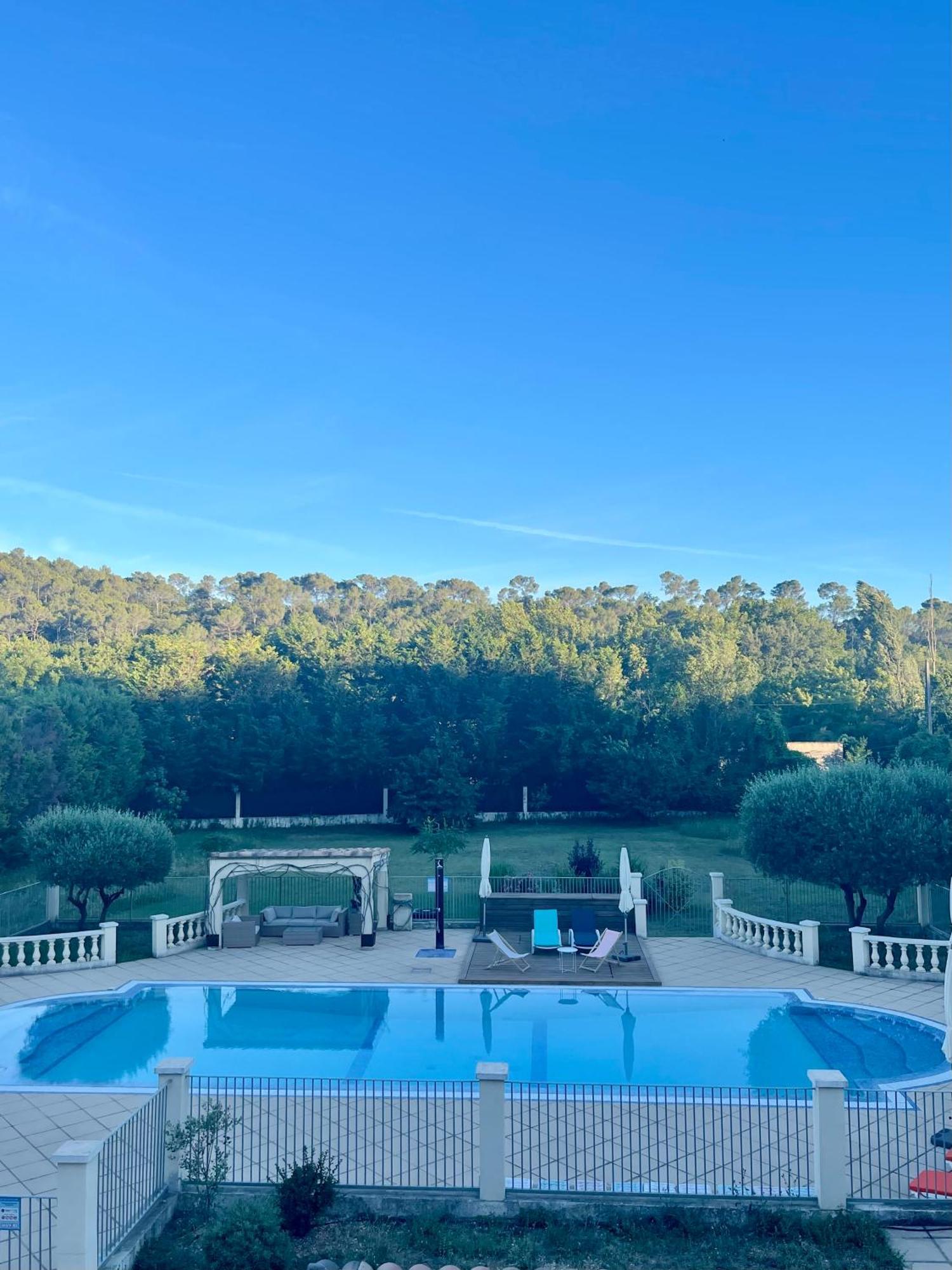 Les Terrasses De Valerian Villa Brignoles Exteriör bild